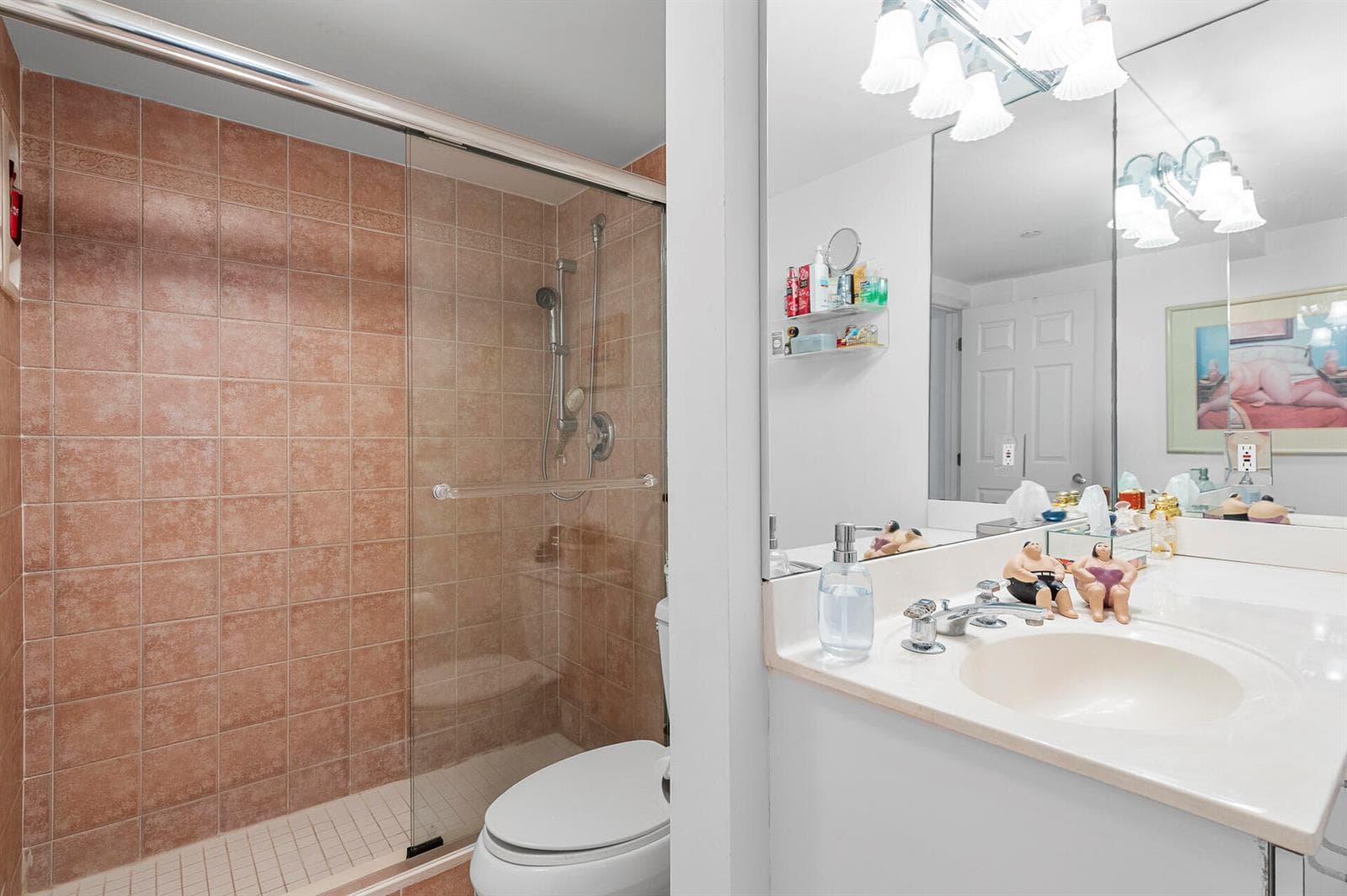 859 Jeffery Street 401 photo 18
