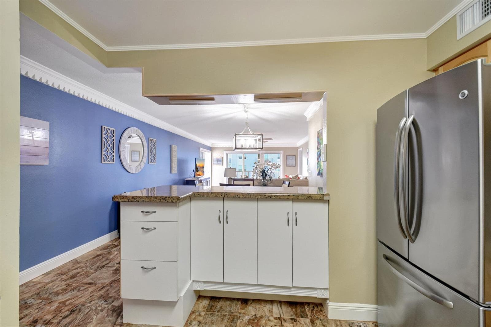 1206 S Lake Drive 504 photo 13