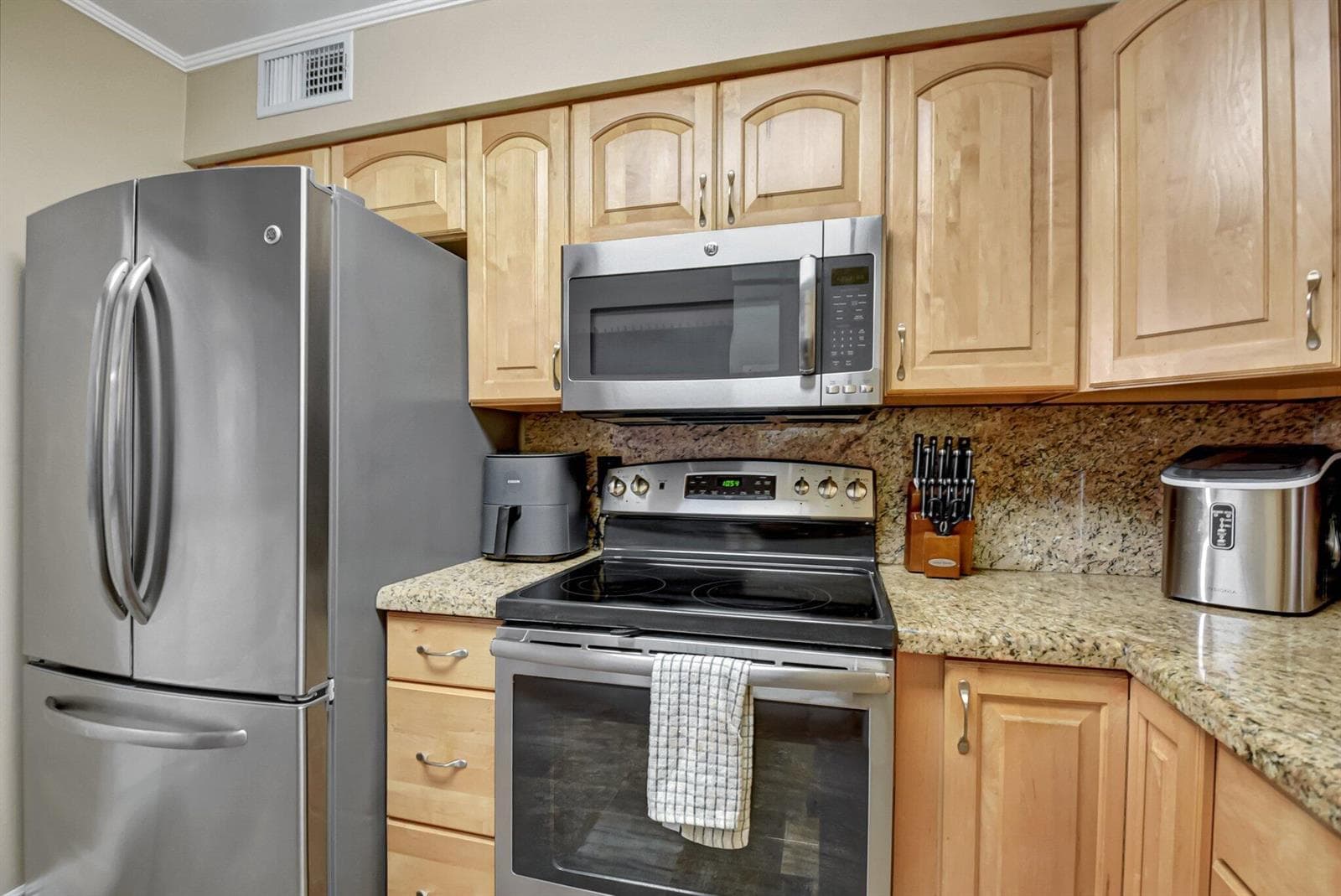 1206 S Lake Drive 504 photo 12