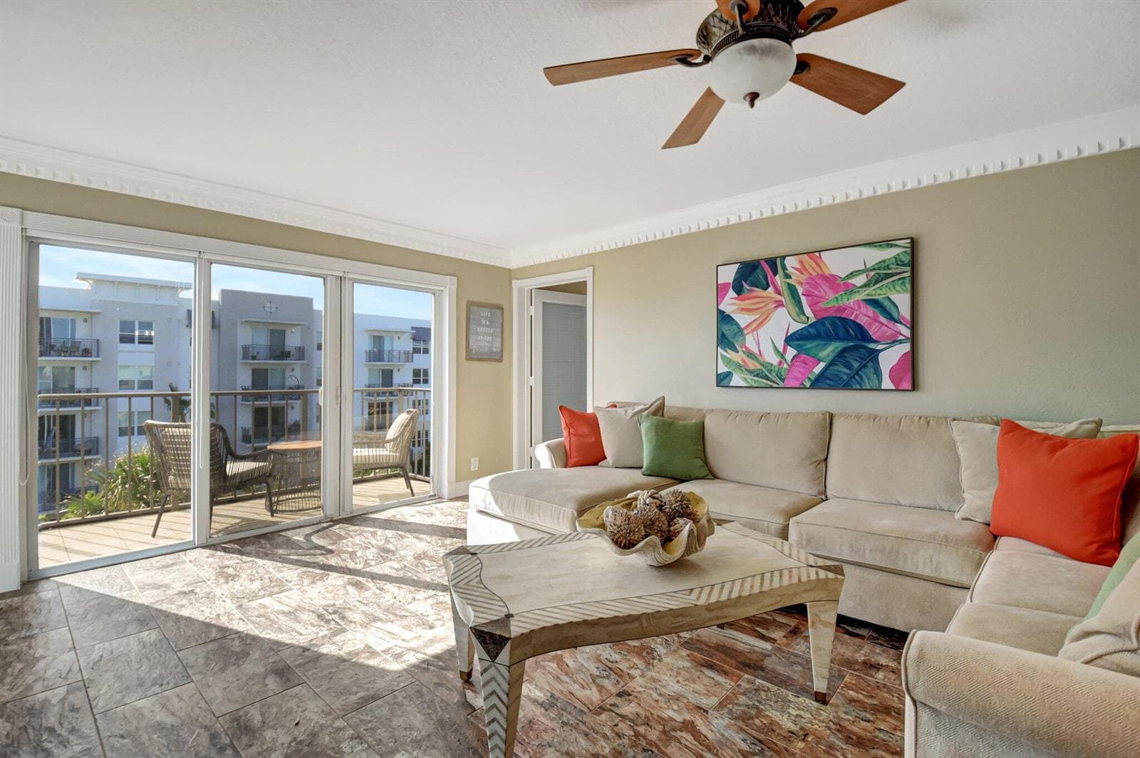 1206 S Lake Drive 504 photo 3