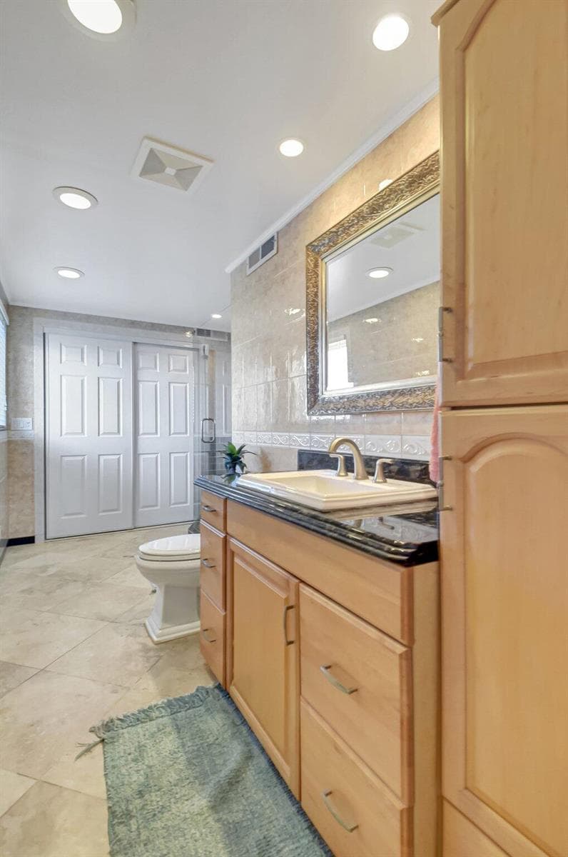1206 S Lake Drive 504 photo 18
