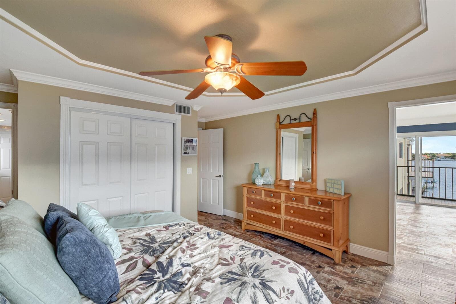 1206 S Lake Drive 504 photo 15