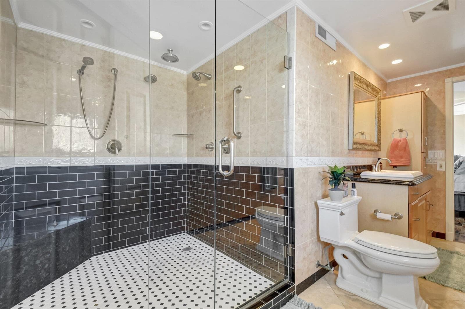1206 S Lake Drive 504 photo 19