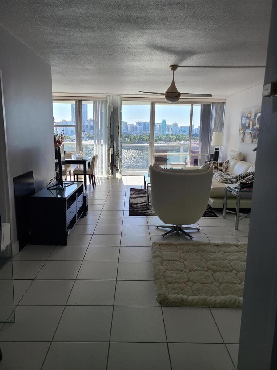 900 Bay Drive 706 photo 2