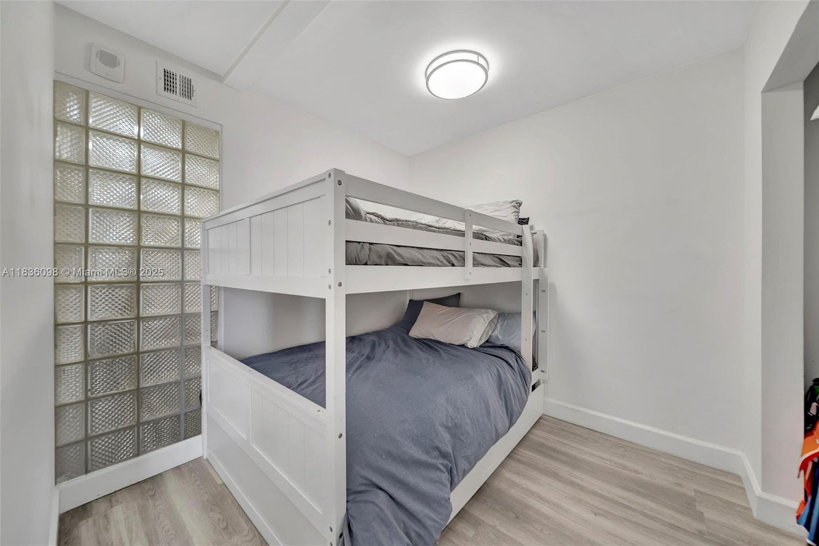 5005 Collins Ave 815 photo 16