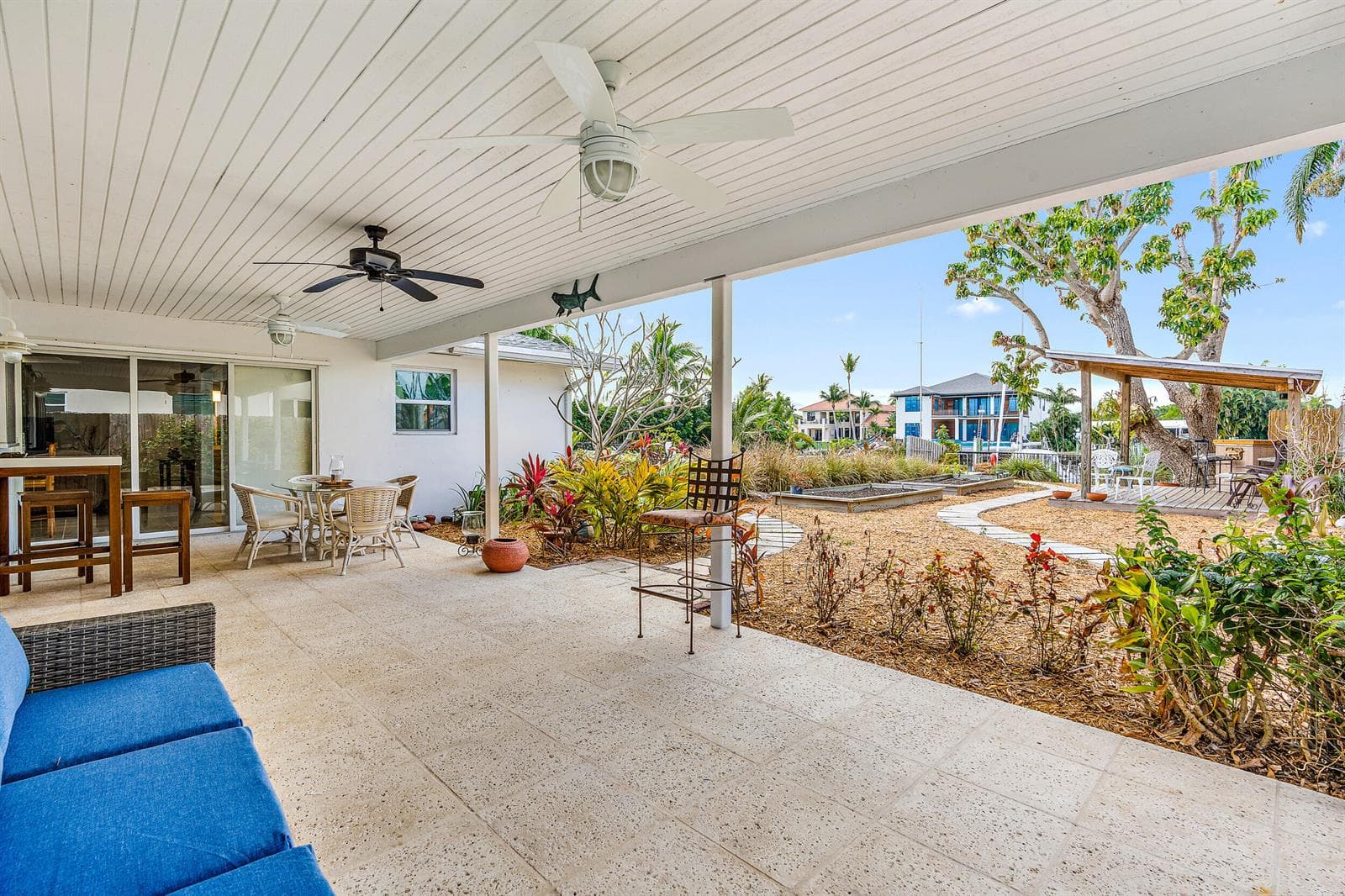 733 Waterway Drive photo 4