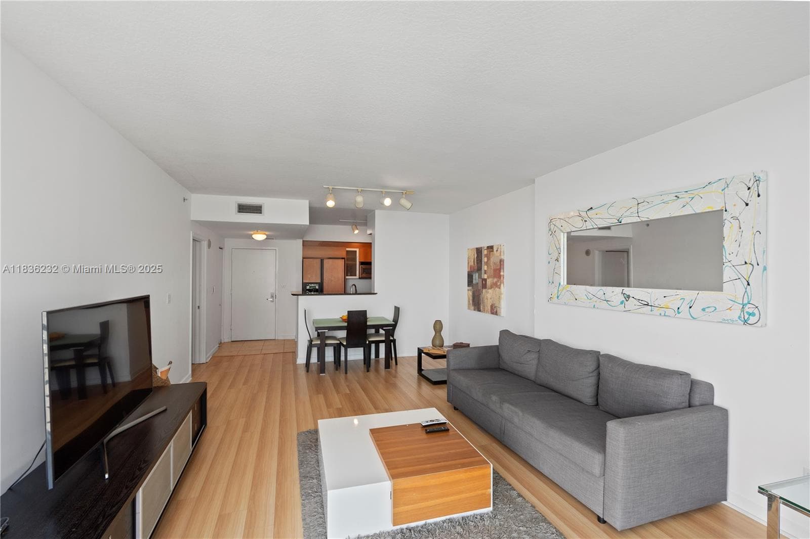 335 S Biscayne Blvd 3410 photo 23