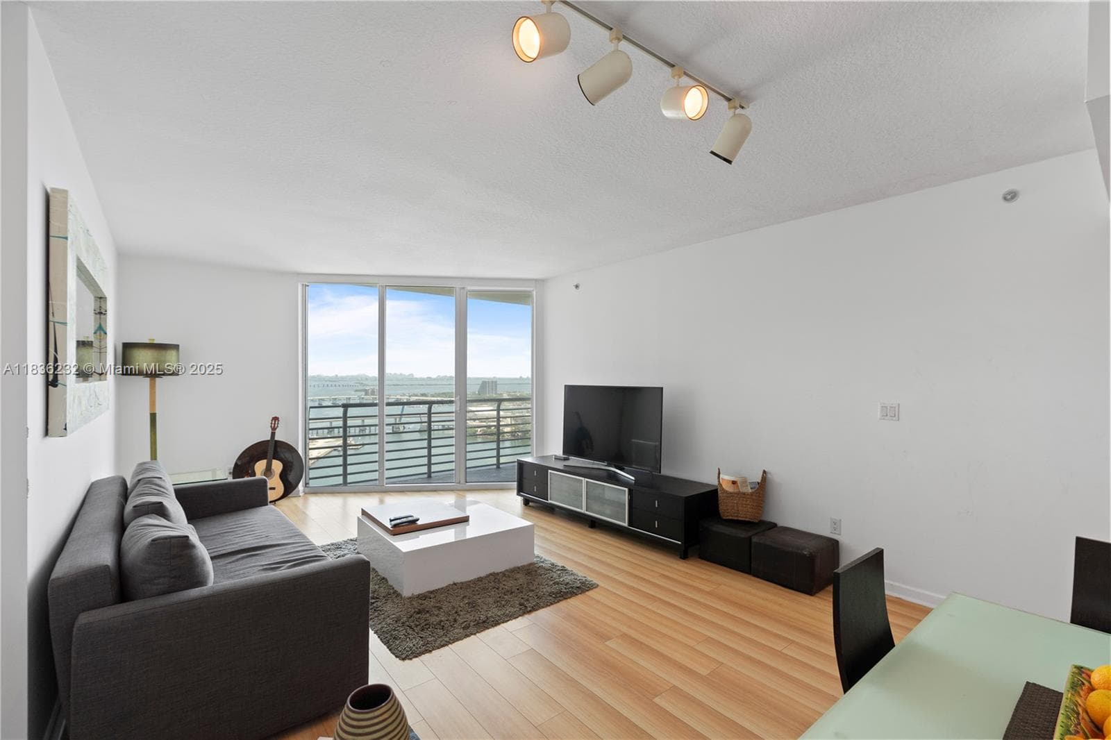 335 S Biscayne Blvd 3410 photo 17