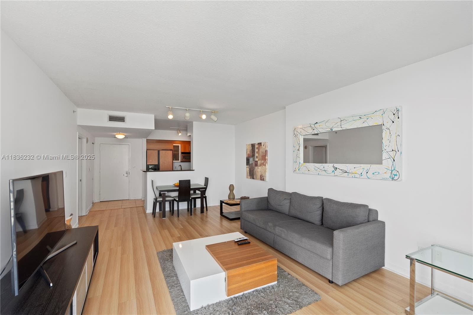 335 S Biscayne Blvd 3410 photo 22