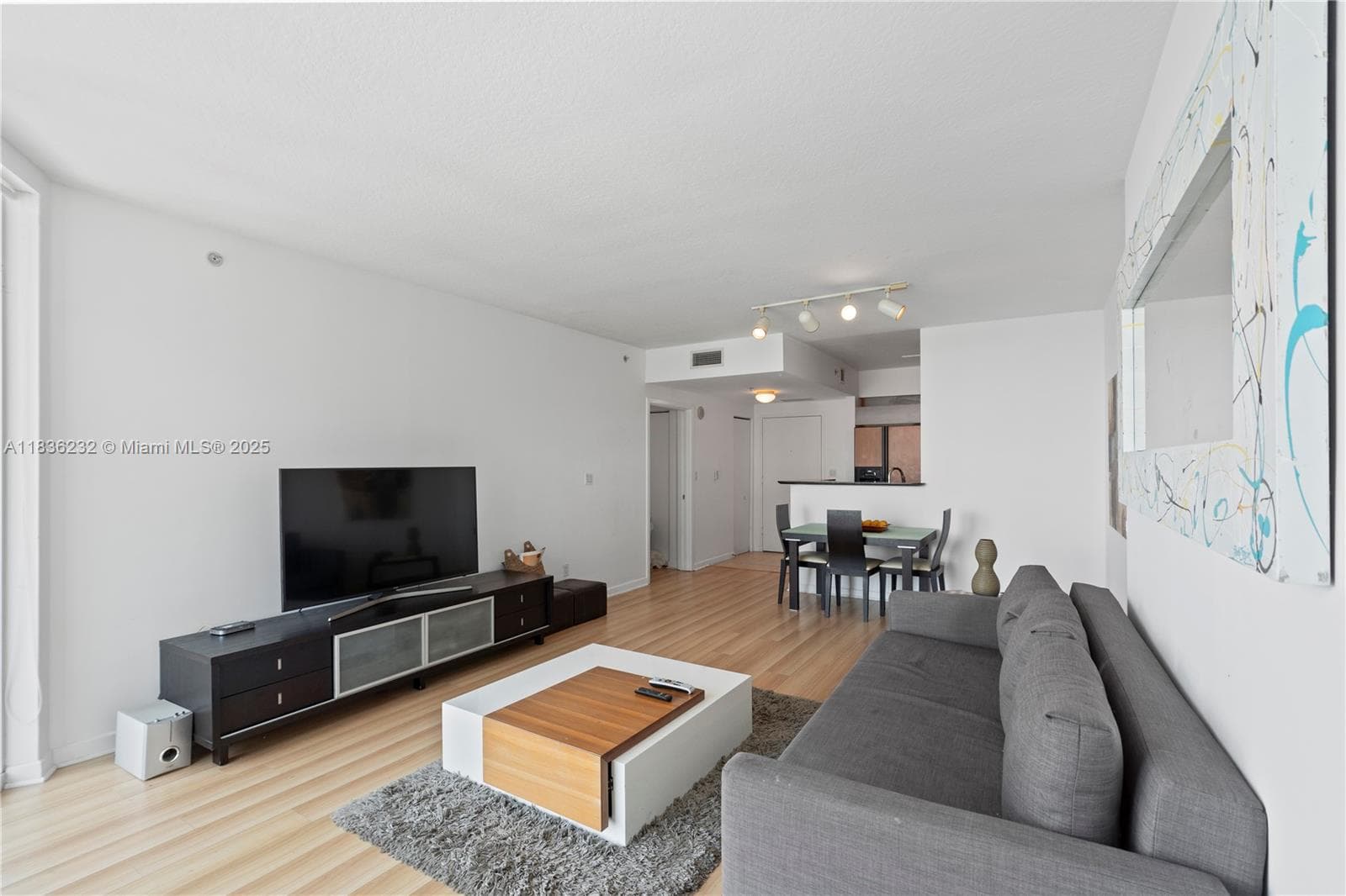 335 S Biscayne Blvd 3410 photo 21