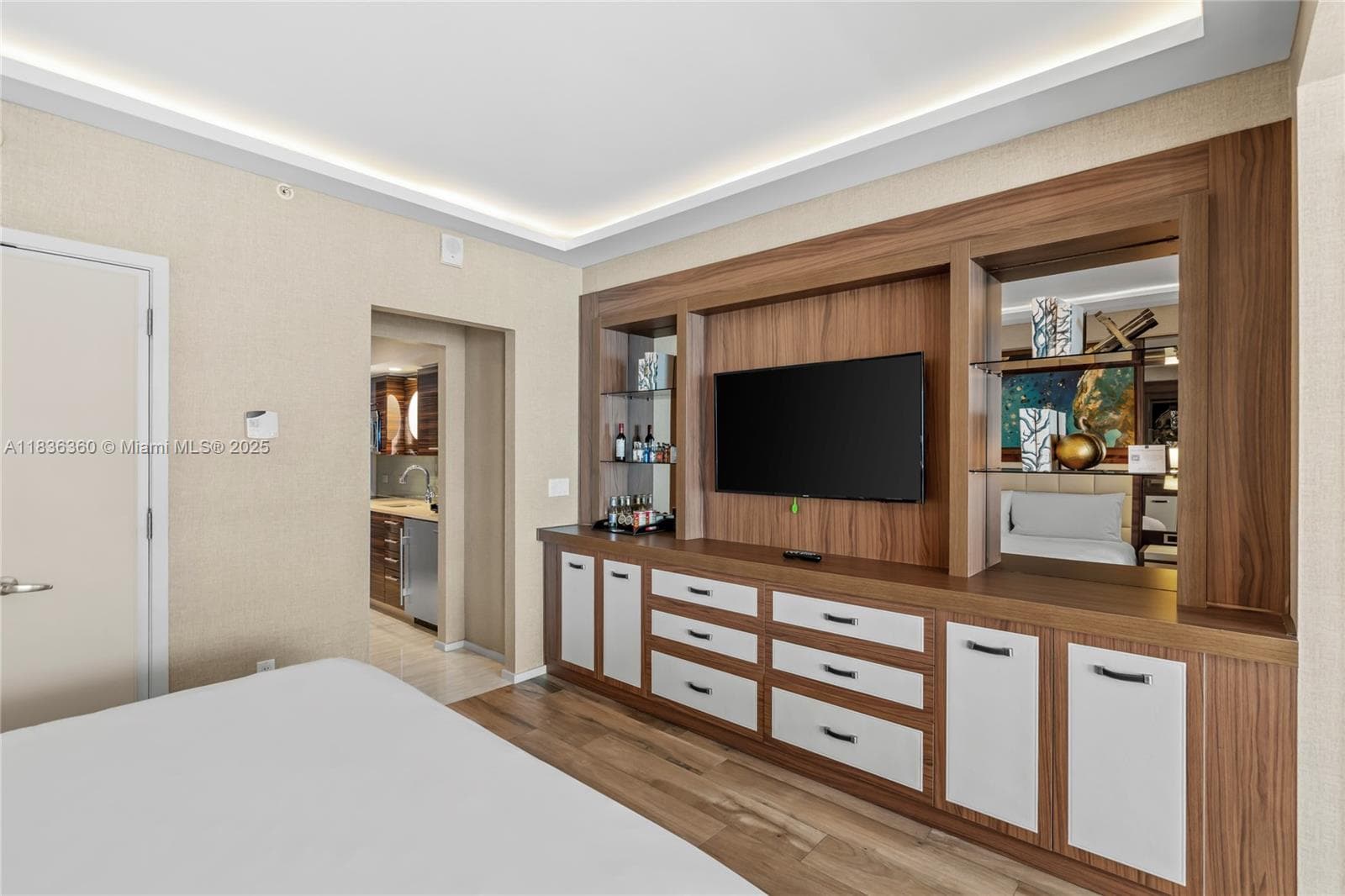 551 N Fort Lauderdale Beach Blvd R1909 photo 20