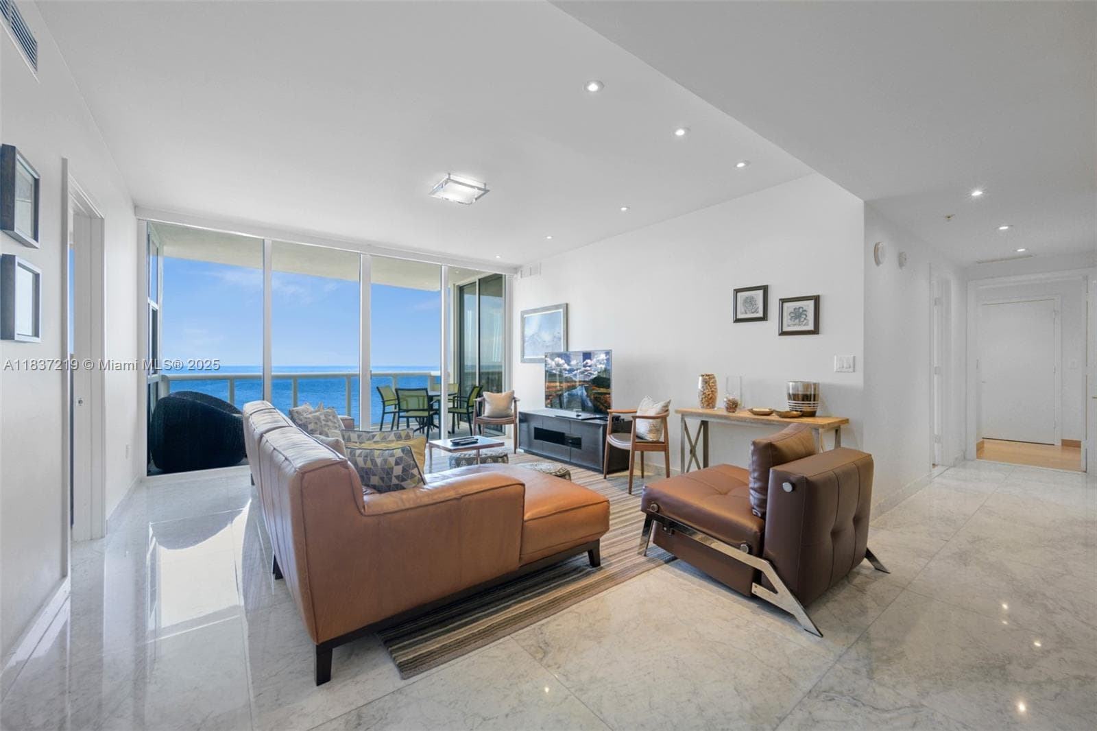 18201 Collins Ave 1006 photo 2