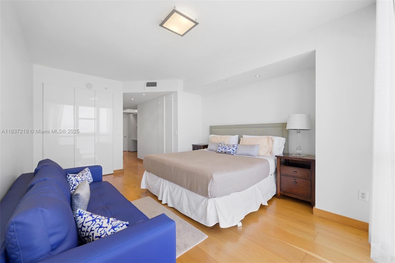 18201 Collins Ave 1006 photo 13