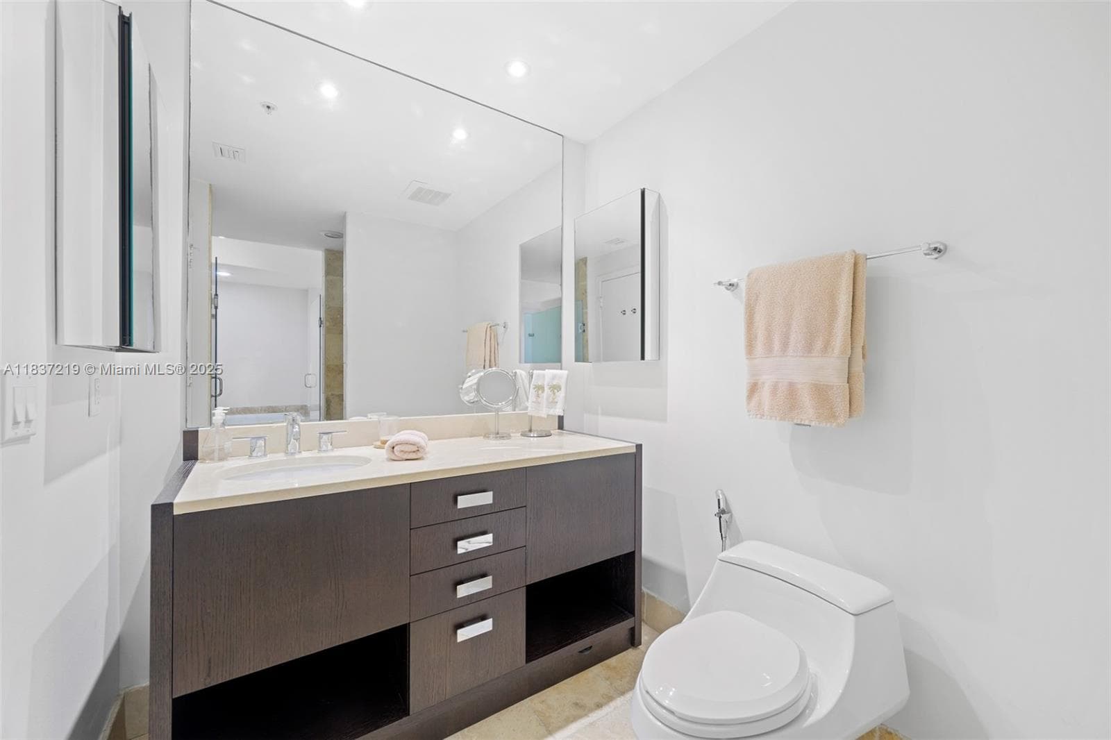 18201 Collins Ave 1006 photo 17