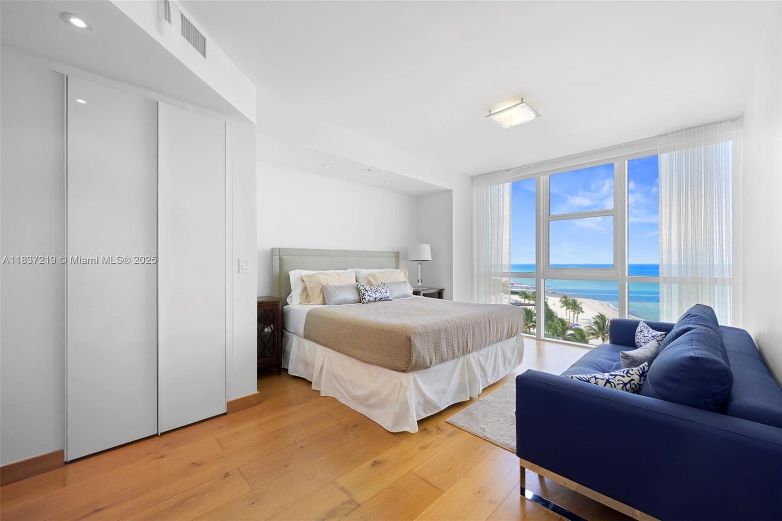 18201 Collins Ave 1006 photo 12