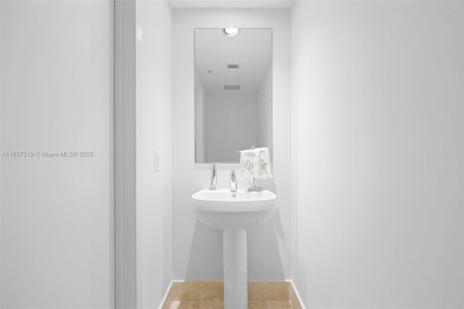 18201 Collins Ave 1006 photo 22