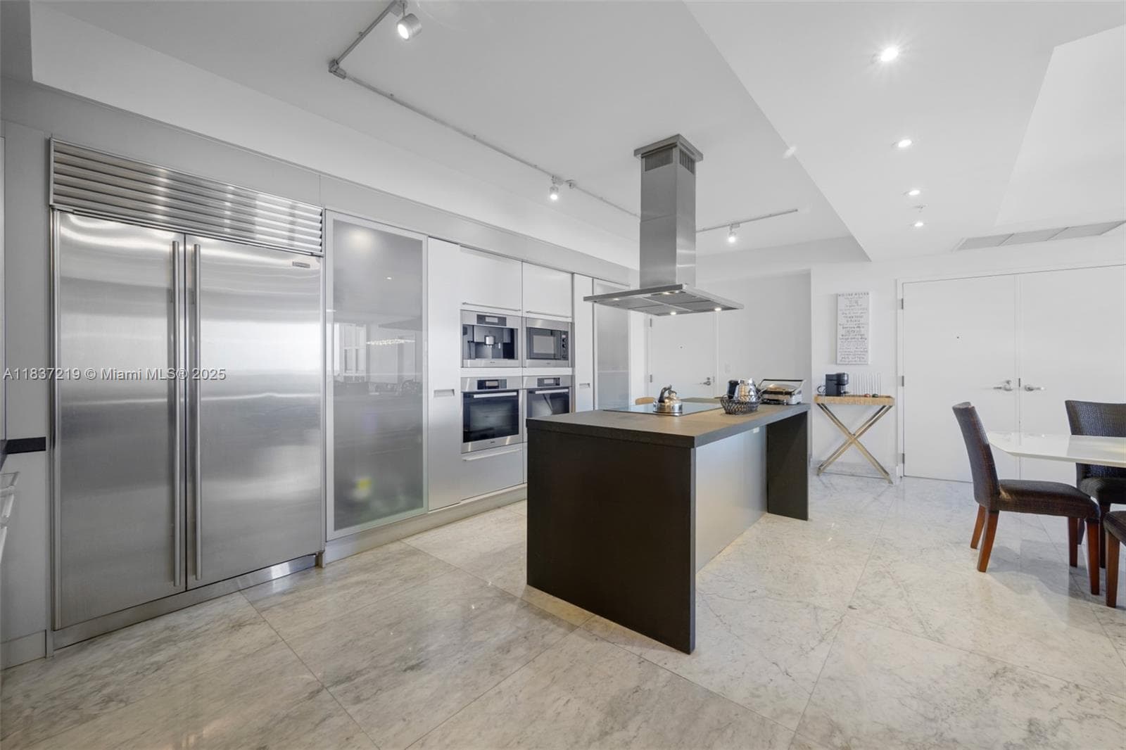 18201 Collins Ave 1006 photo 7