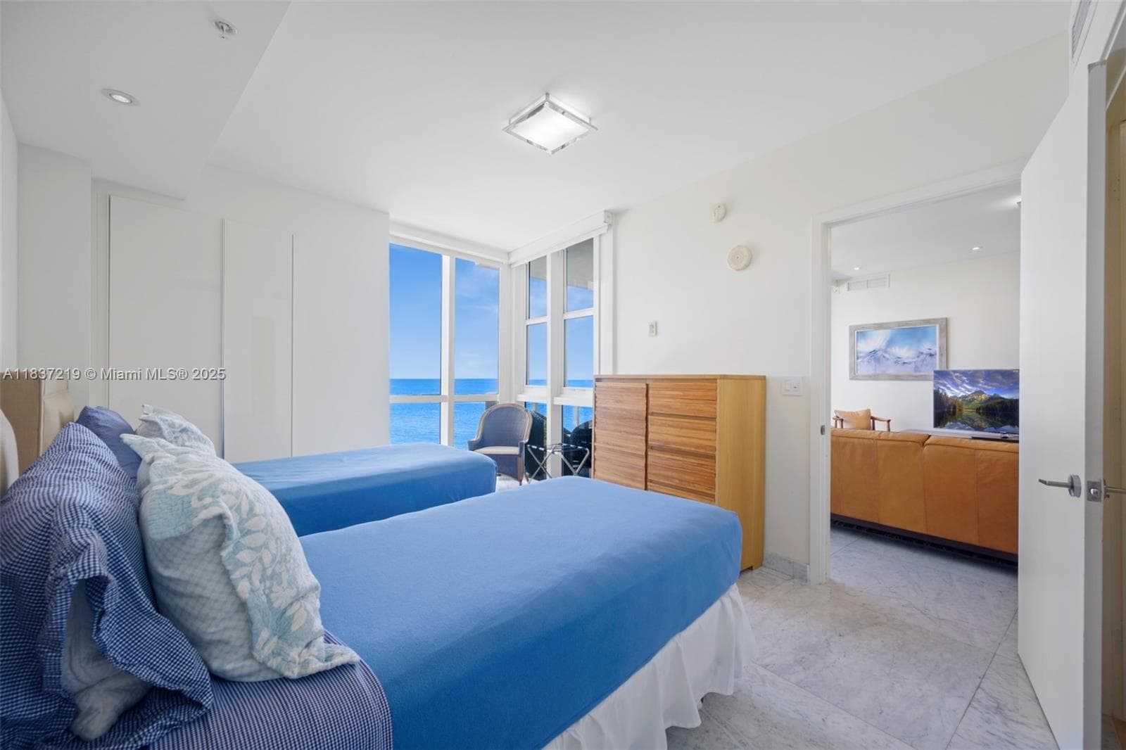18201 Collins Ave 1006 photo 10
