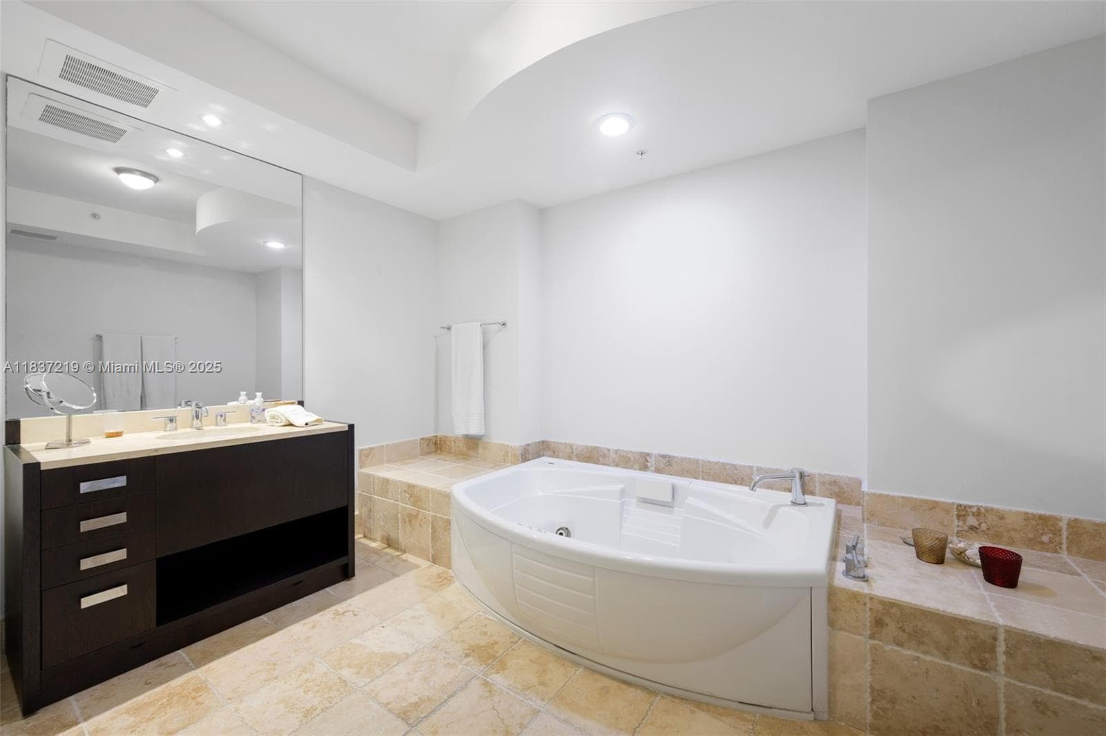 18201 Collins Ave 1006 photo 14