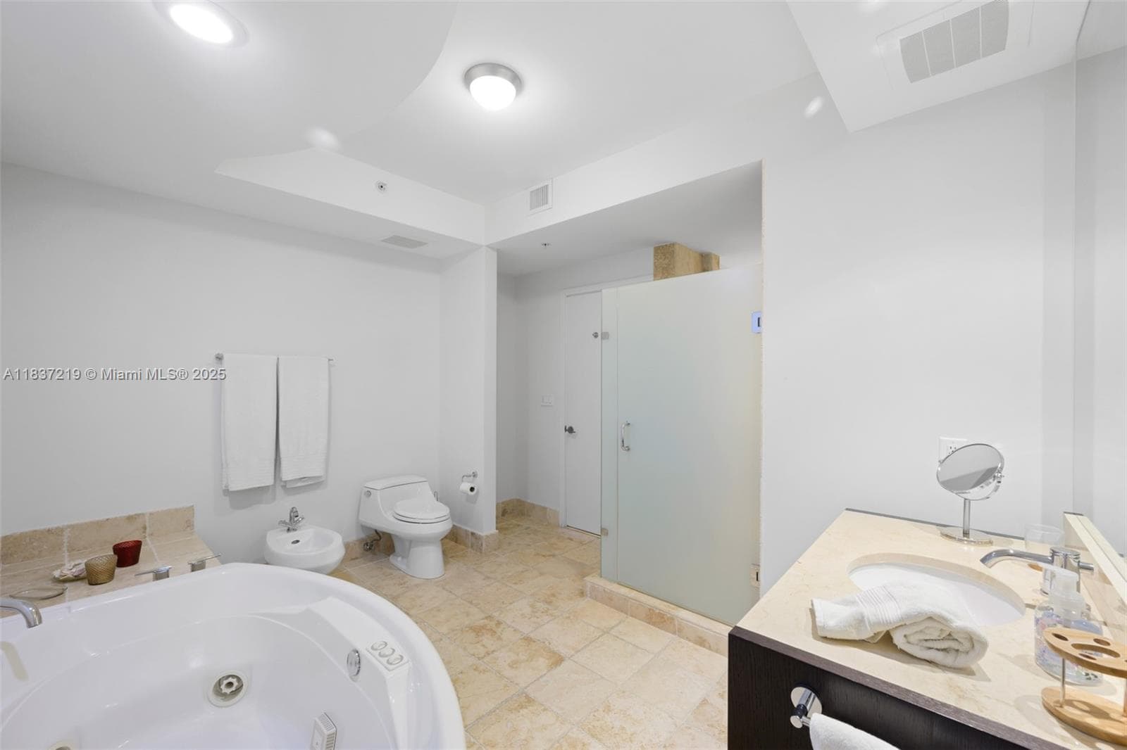 18201 Collins Ave 1006 photo 15