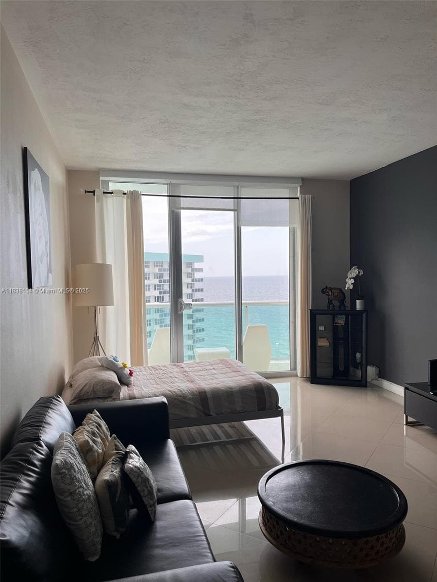 3801 S Ocean Dr PH16Y photo 1