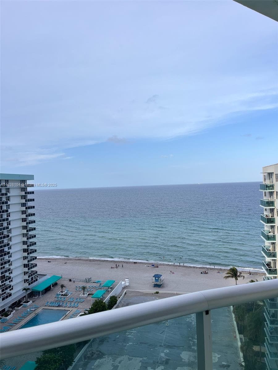 3801 S Ocean Dr PH16Y photo 5