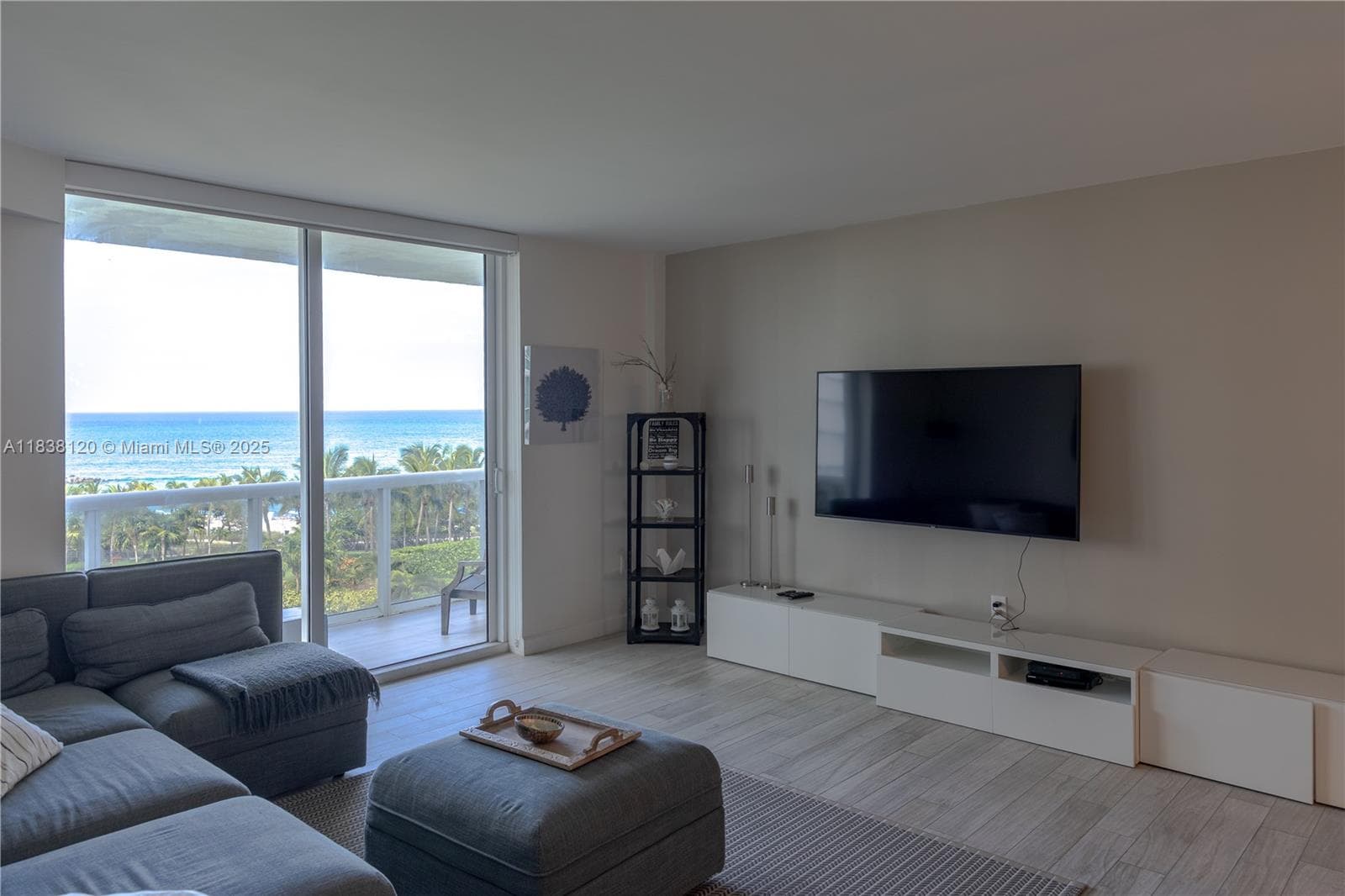 10275 Collins Ave 634 photo 11