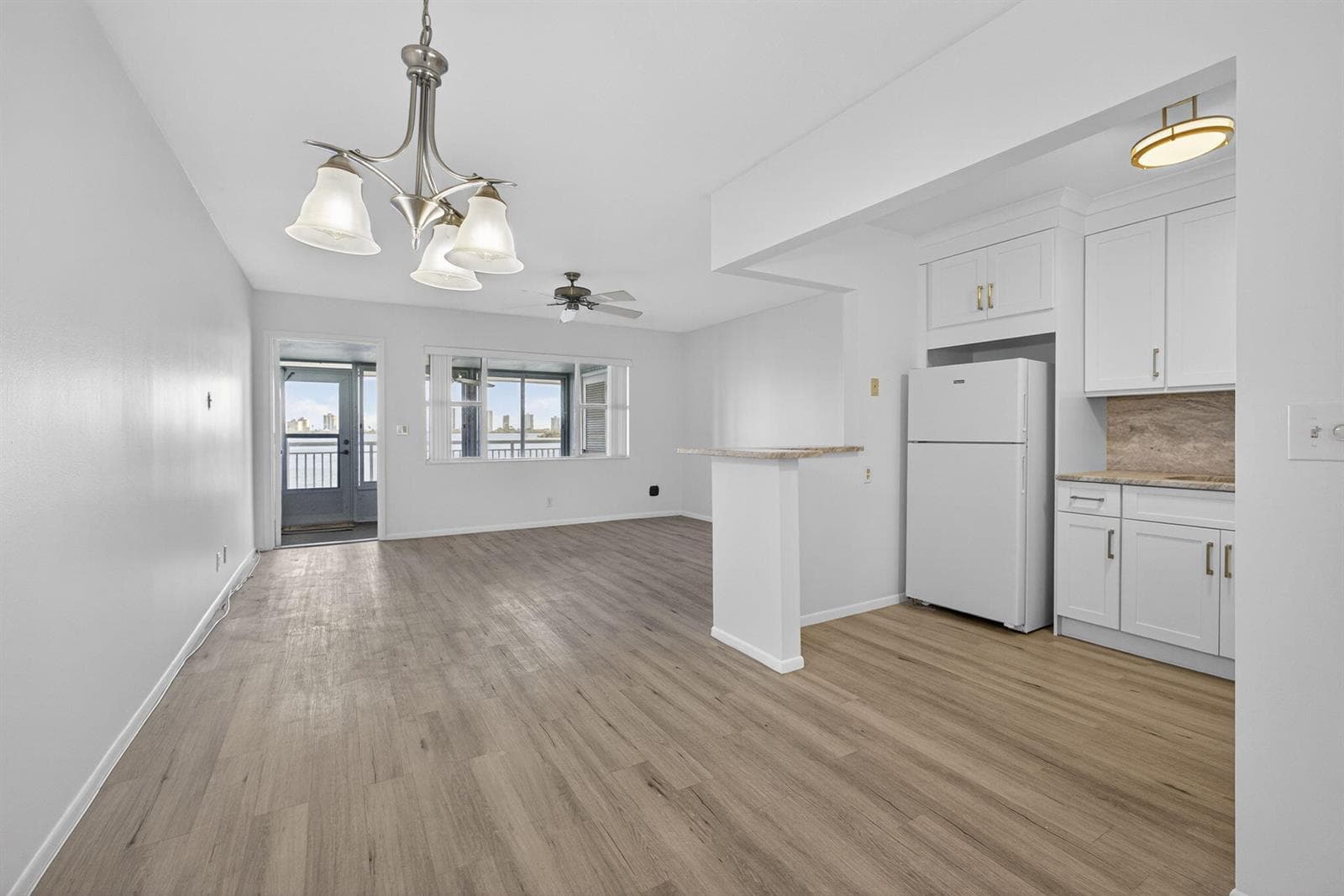 100 Shore Court 307 photo 12