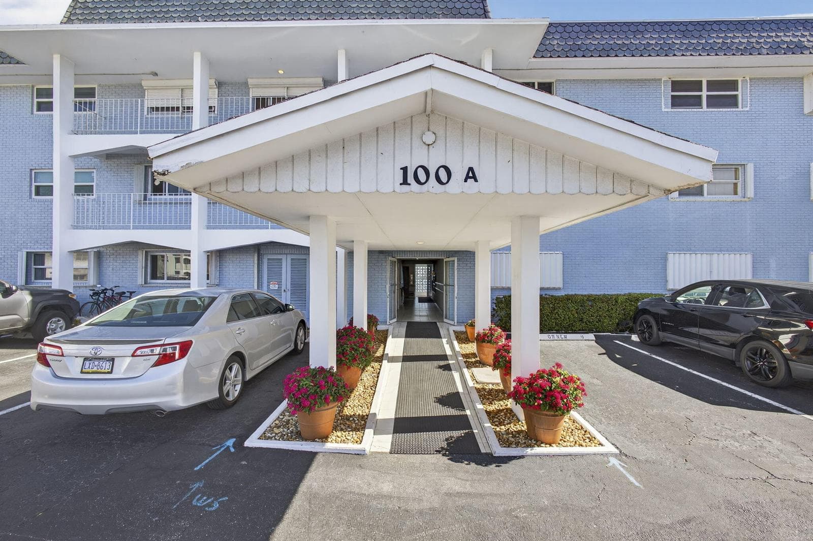 100 Shore Court 307 photo 24
