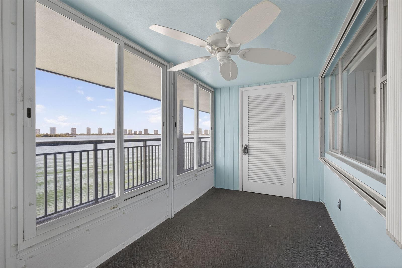 100 Shore Court 307 photo 18