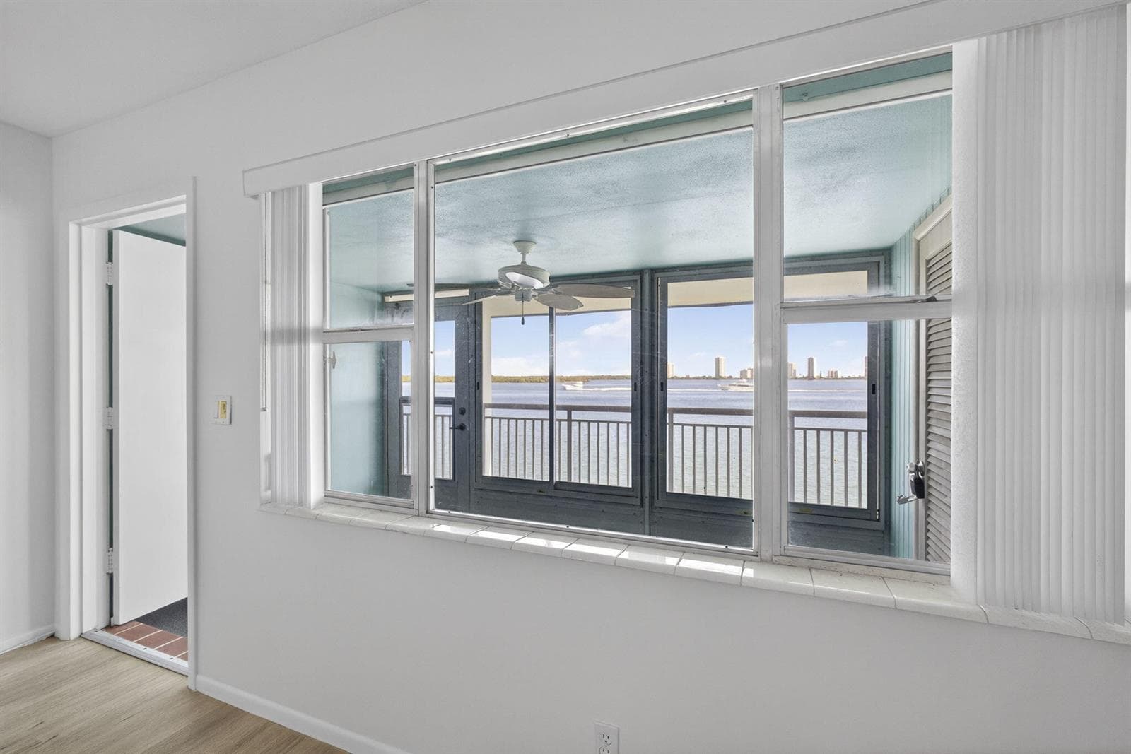 100 Shore Court 307 photo 8