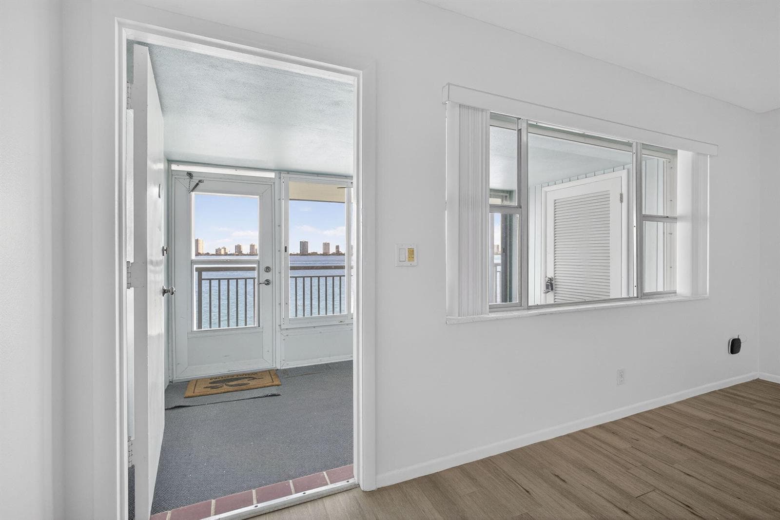 100 Shore Court 307 photo 6