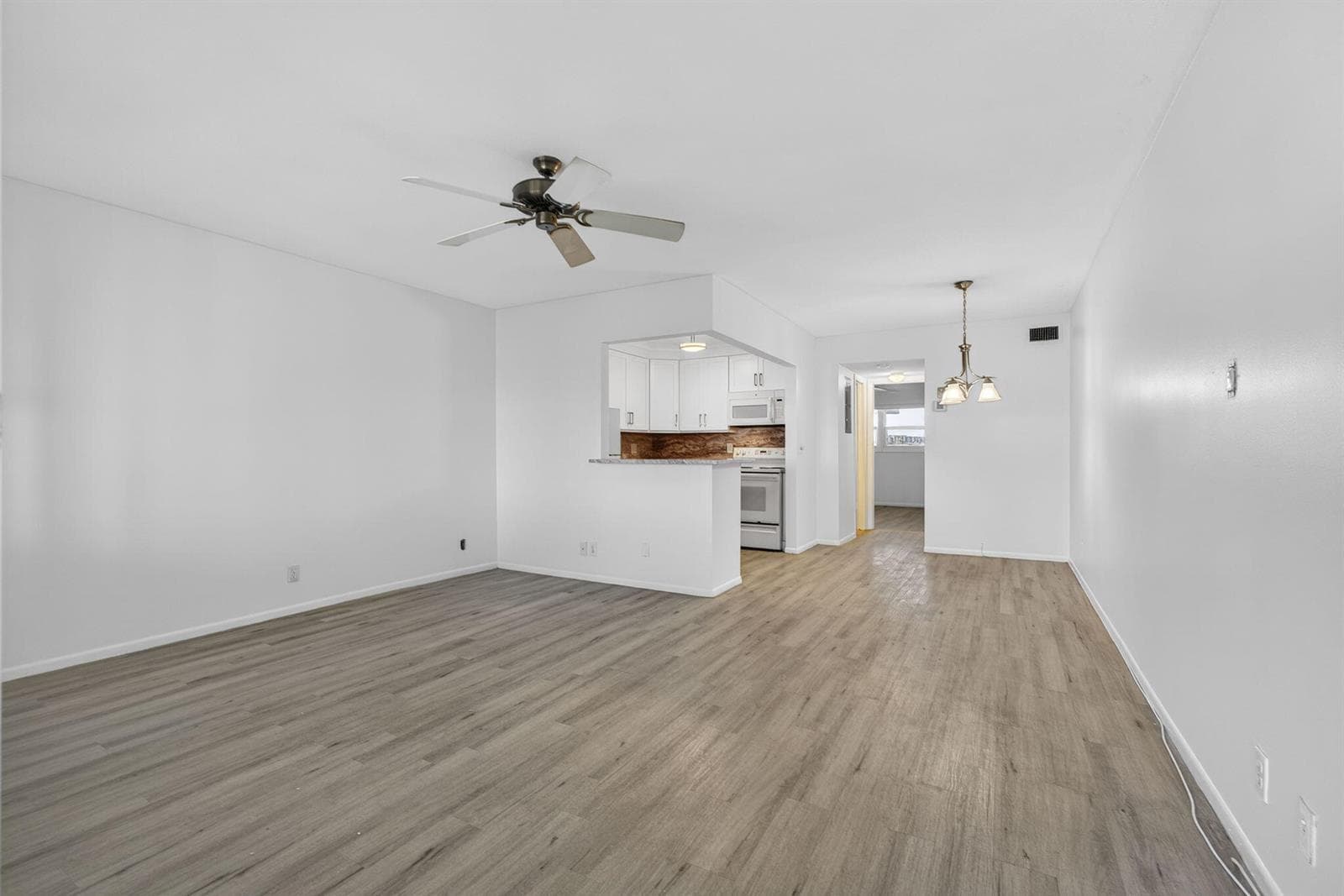 100 Shore Court 307 photo 12