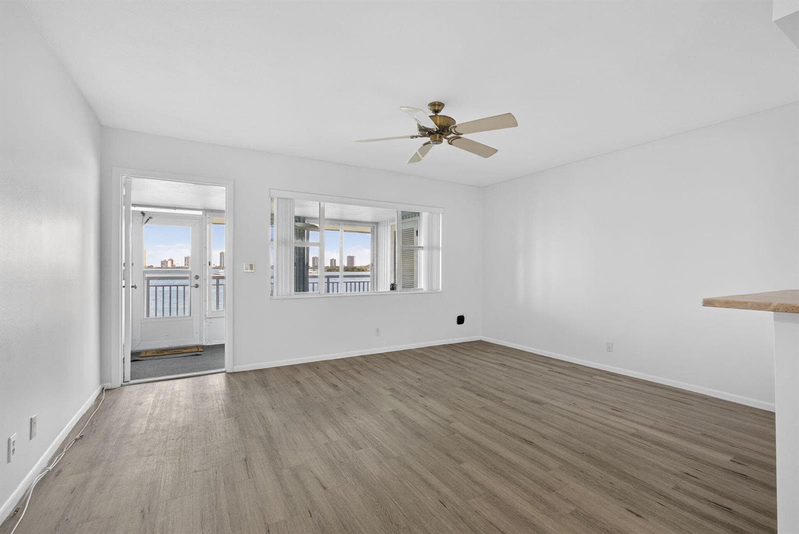 100 Shore Court 307 photo 9