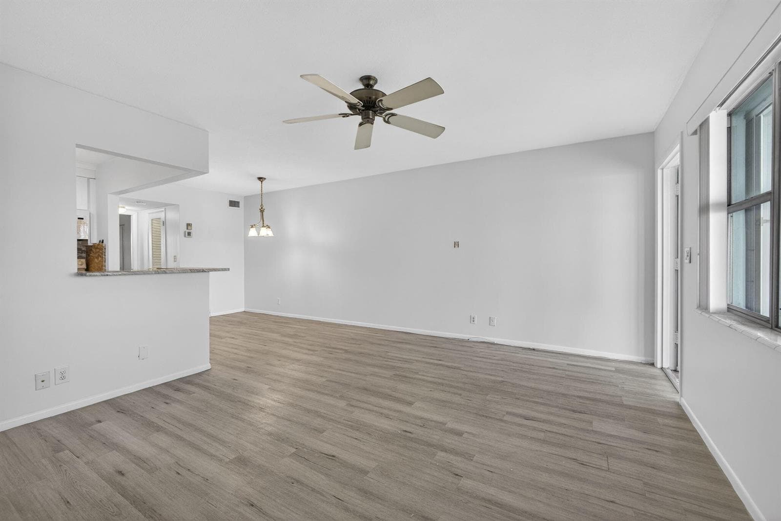 100 Shore Court 307 photo 10