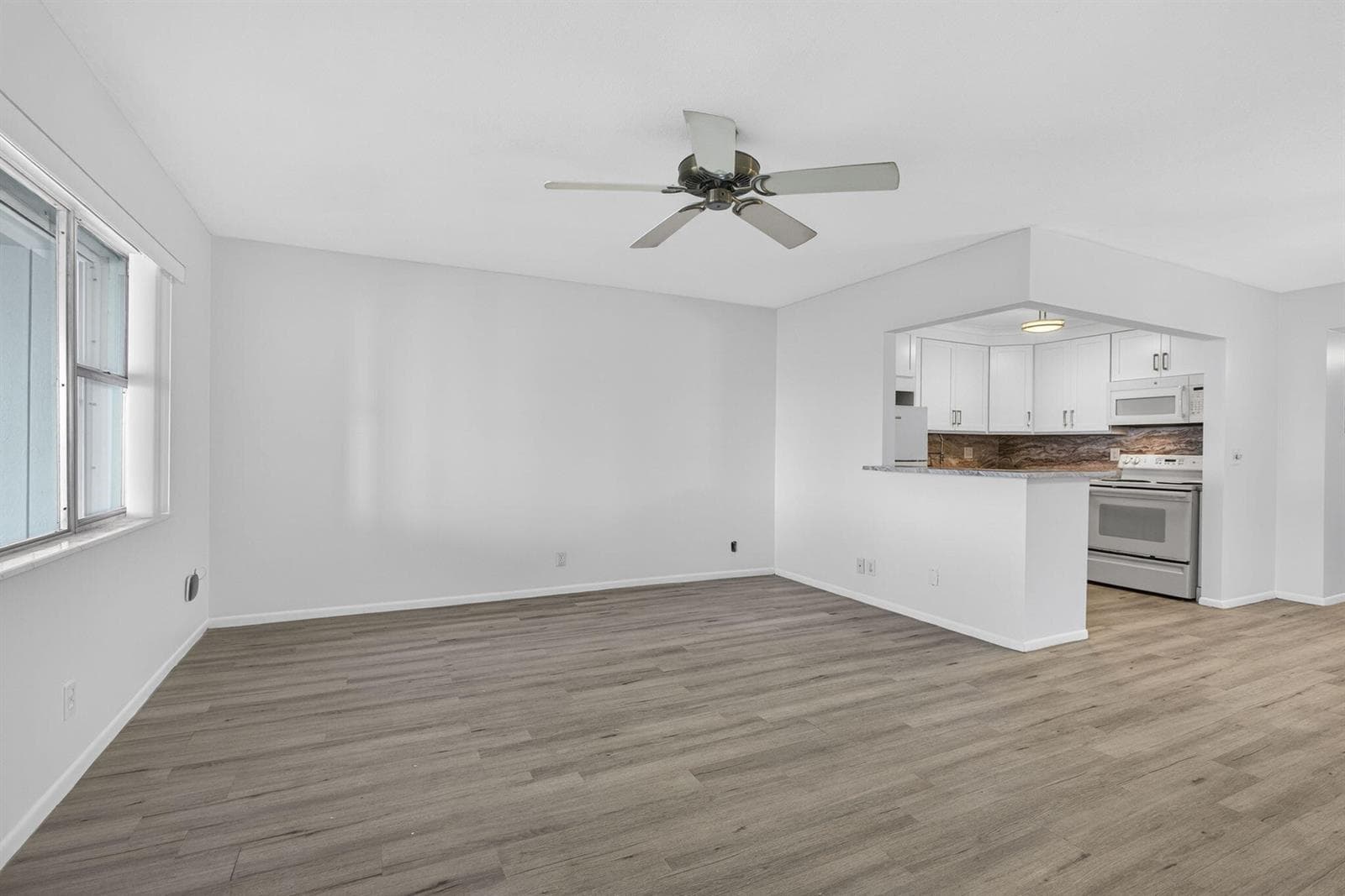 100 Shore Court 307 photo 11