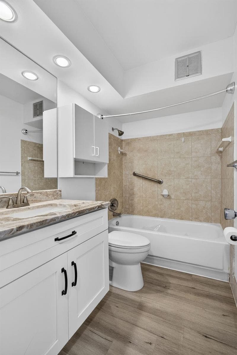 100 Shore Court 307 photo 21