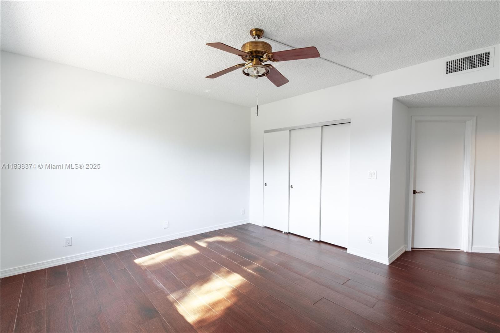 10140 W Bay Harbor Dr 201A photo 6