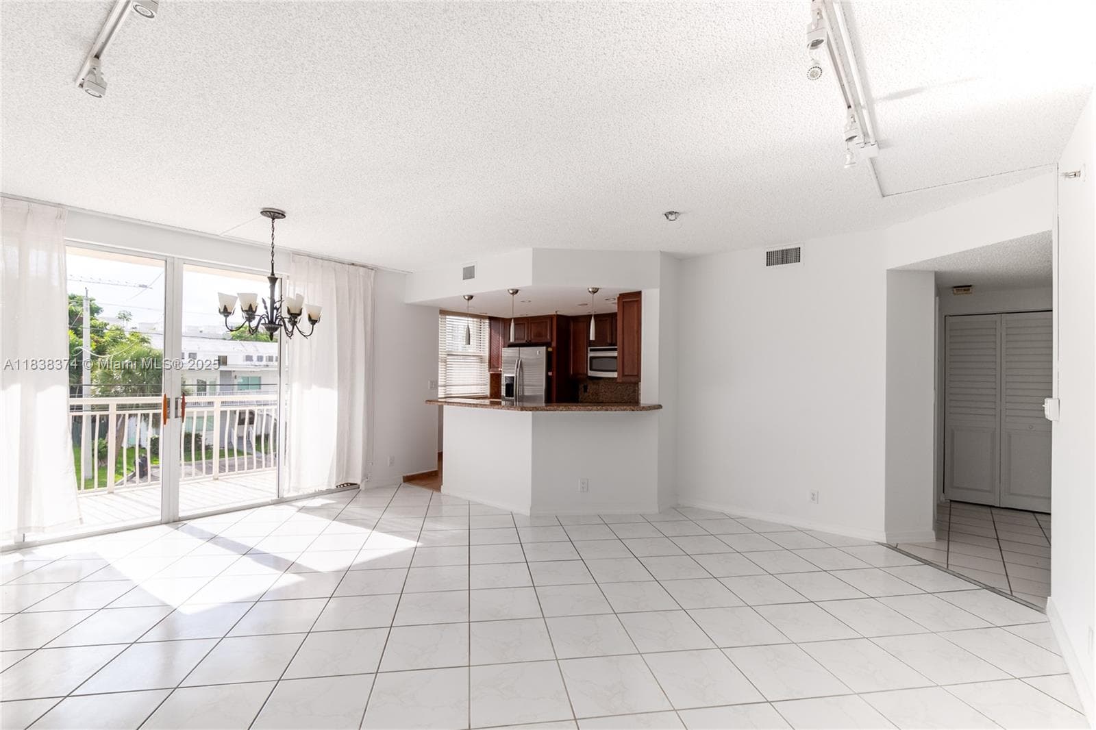10140 W Bay Harbor Dr 201A photo 1