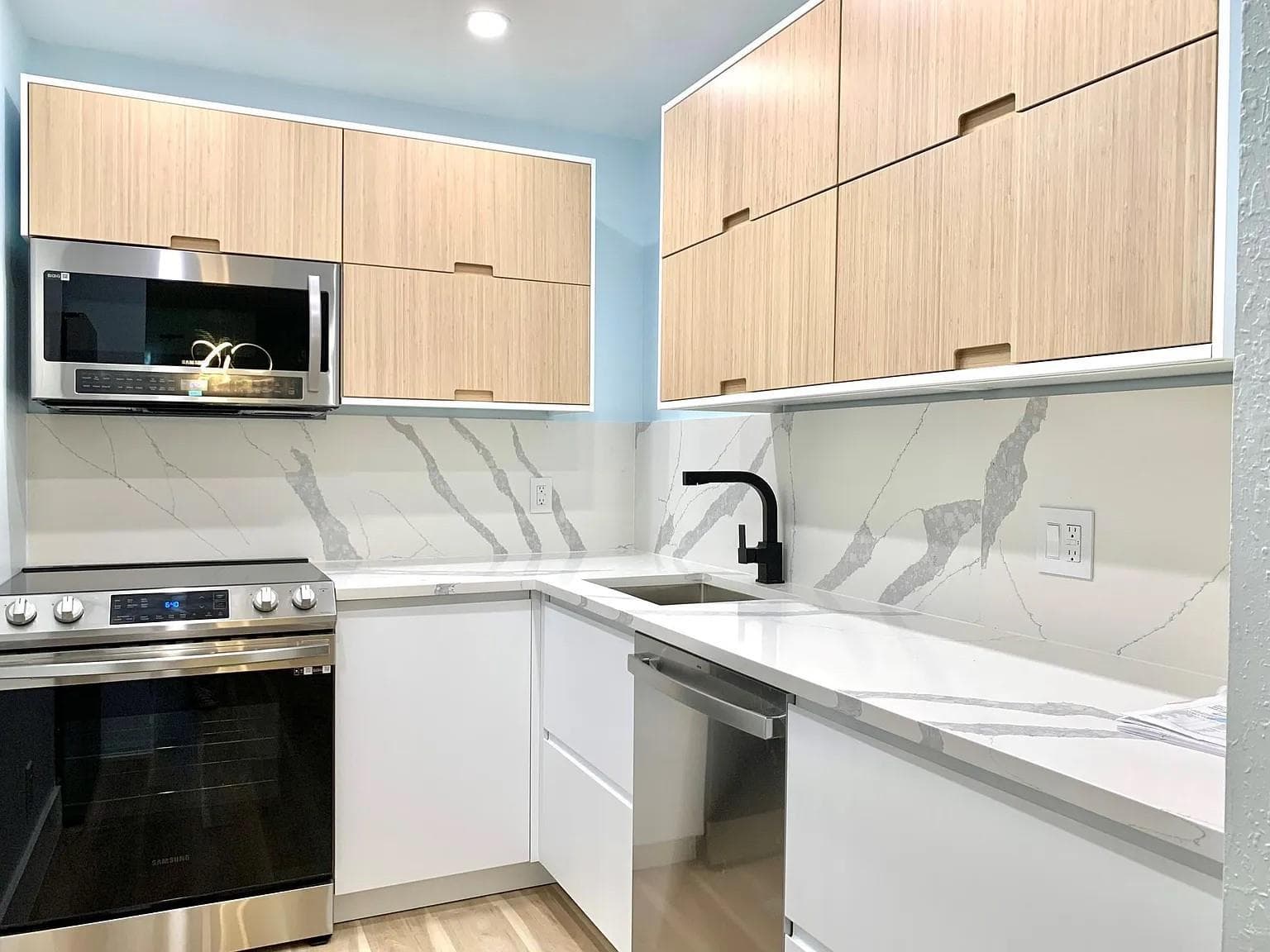 2850 NE 14th Street 306b photo 1