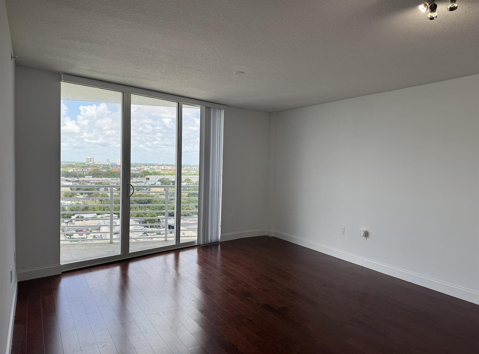 1551 N Flagler Drive 1410 photo 6