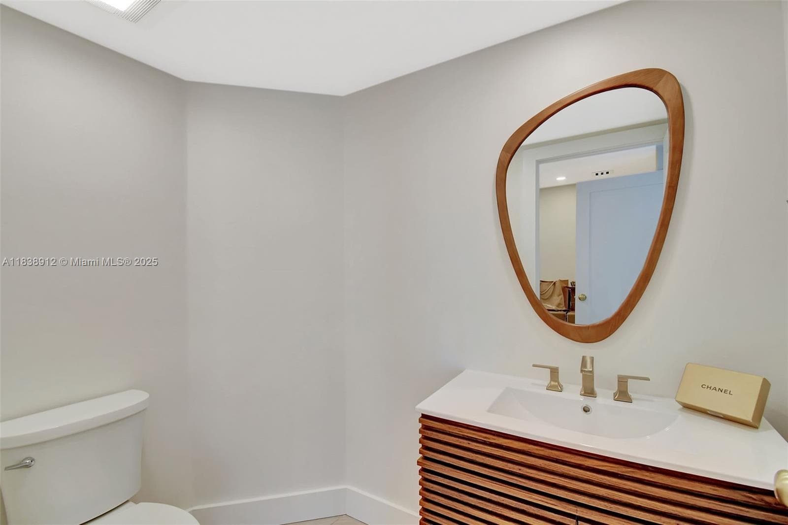 3370 Hidden Bay Dr 812 photo 21