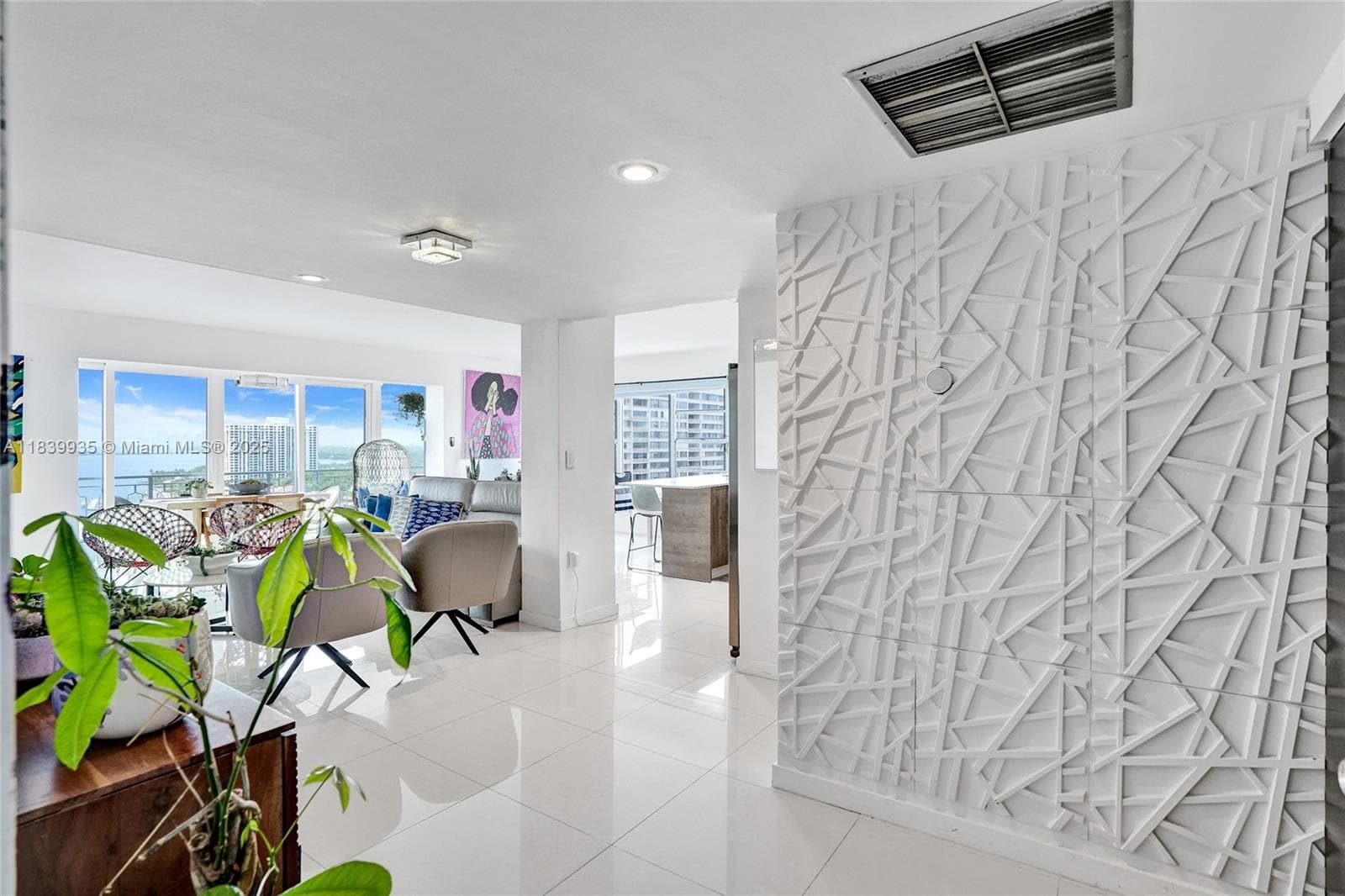 11111 Biscayne Blvd 1915 photo 14