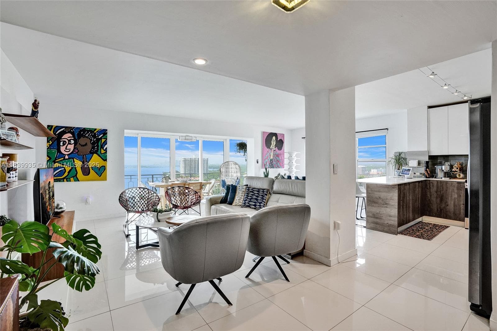 11111 Biscayne Blvd 1915 photo 15