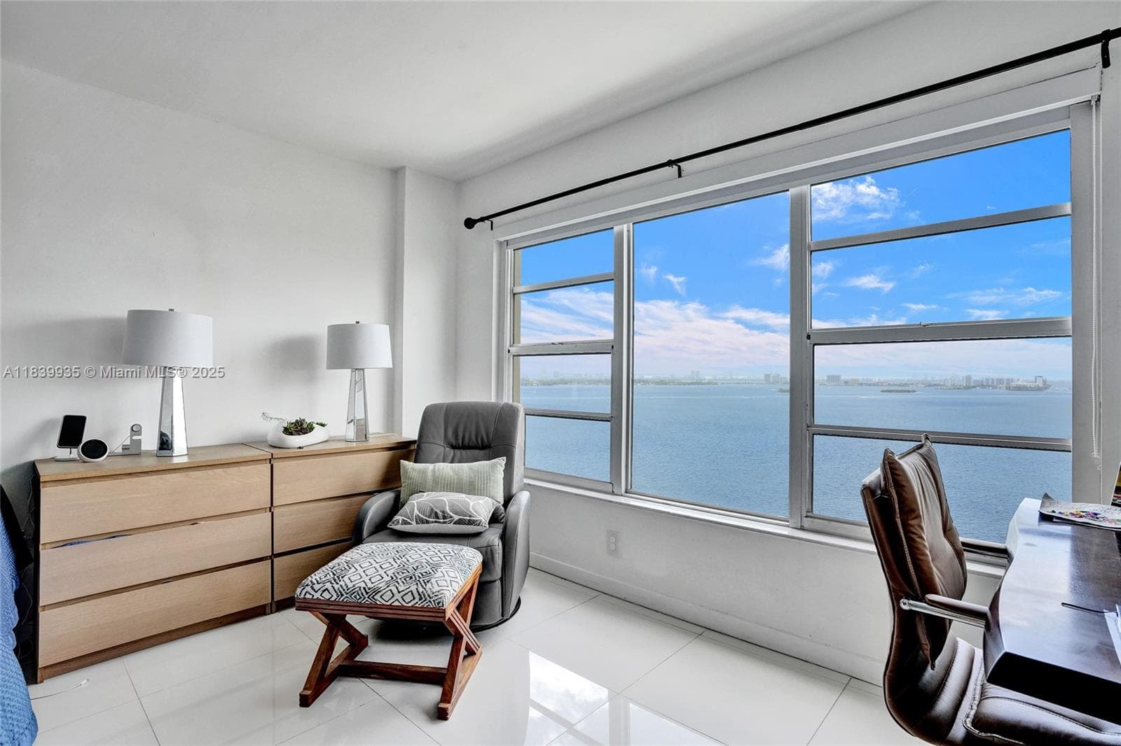 11111 Biscayne Blvd 1915 photo 21