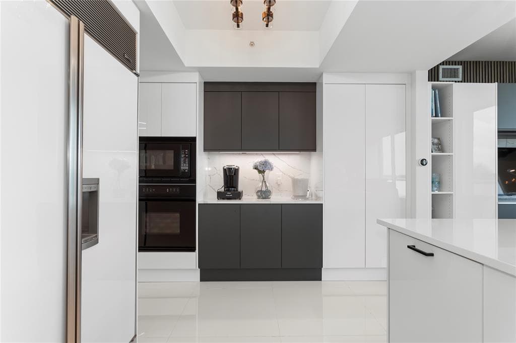 3535 S Ocean Drive 402 photo 9