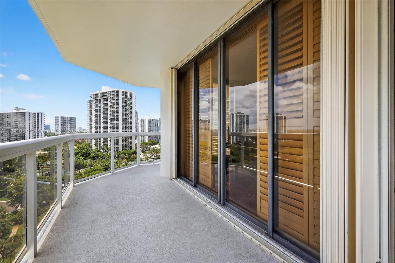 20185 E Country Club Dr 1406/1405 photo 18