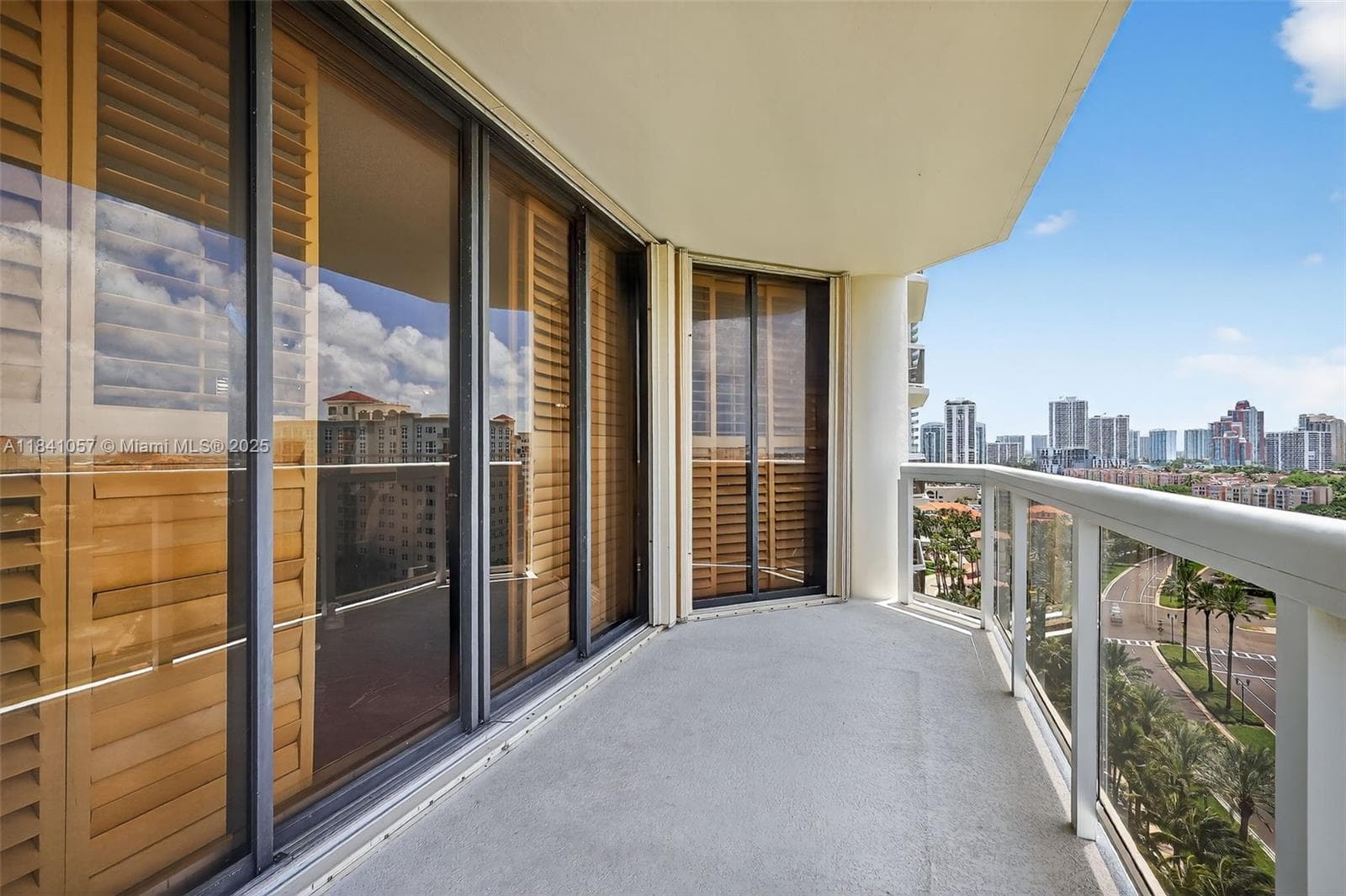 20185 E Country Club Dr 1406/1405 photo 19