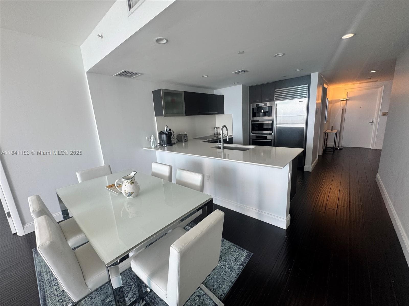 17001 Collins Ave 1002 photo 2