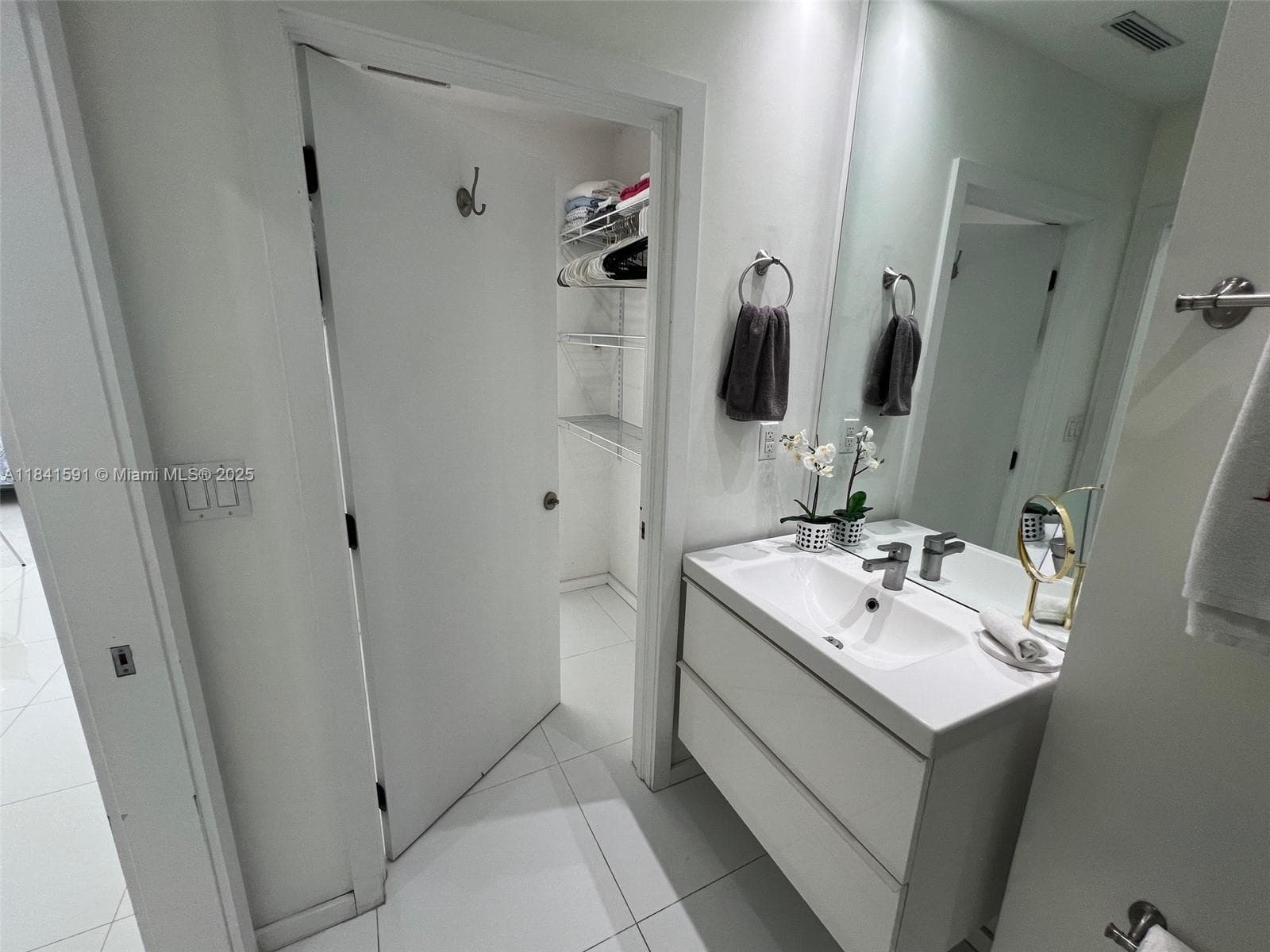 100 Lincoln Rd 1601 photo 20